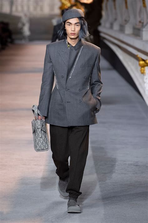 dior homme 2018 totenkopf armband|Dior men's fall dresses.